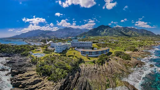 ＴＨＥ　ＨＯＴＥＬ　ＹＡＫＵＳＨＩＭＡ　ＯＣＥＡＮ　＆　ＦＯＲＥＳＴ（旧　シーサイドホテル屋久島）